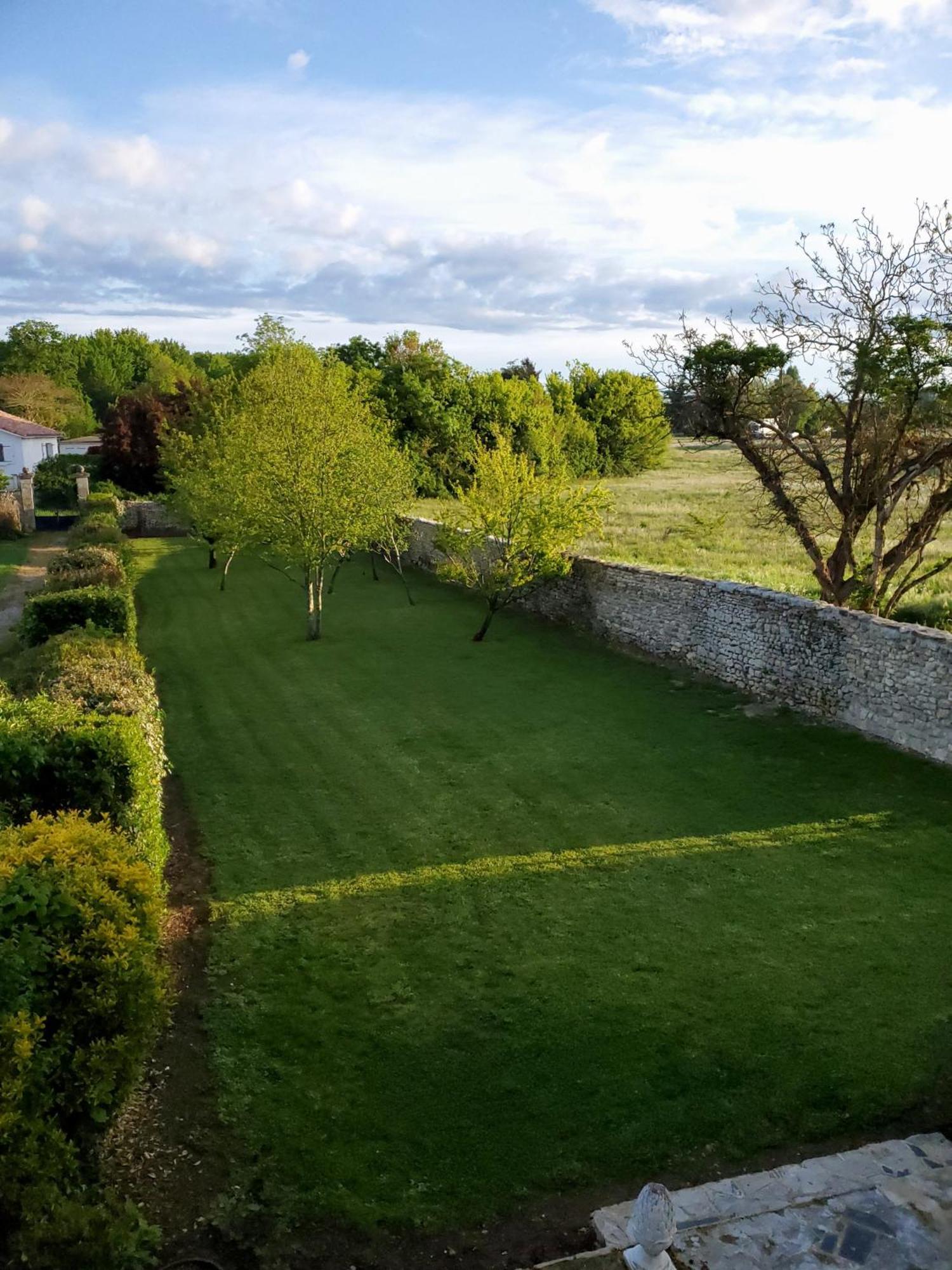 Bed and Breakfast Domaine De La Gemoliere Gémozac Exteriér fotografie