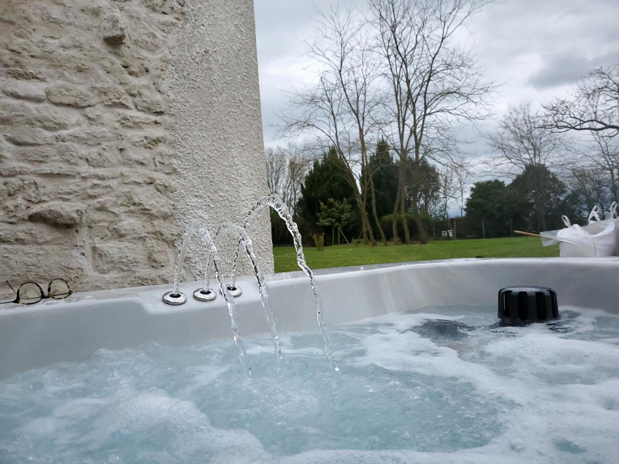 Bed and Breakfast Domaine De La Gemoliere Gémozac Exteriér fotografie